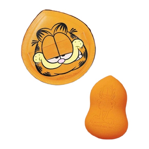 Garfield Makeup Powder Puff & Sponge 2pc Set Soft Teardrop Cartoon Orange Cat - Picture 5 of 5